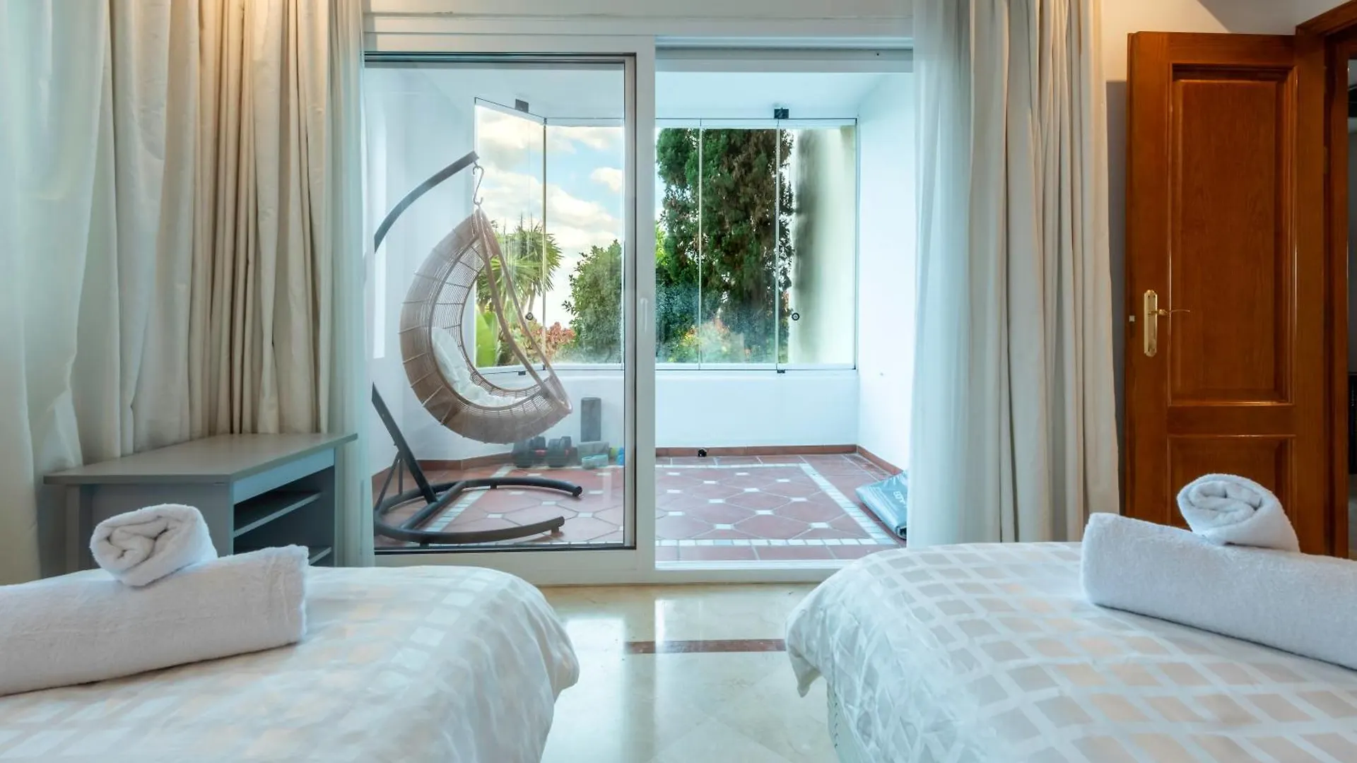 Afrodite Apartment - Frontline Beach Estepona Spanien
