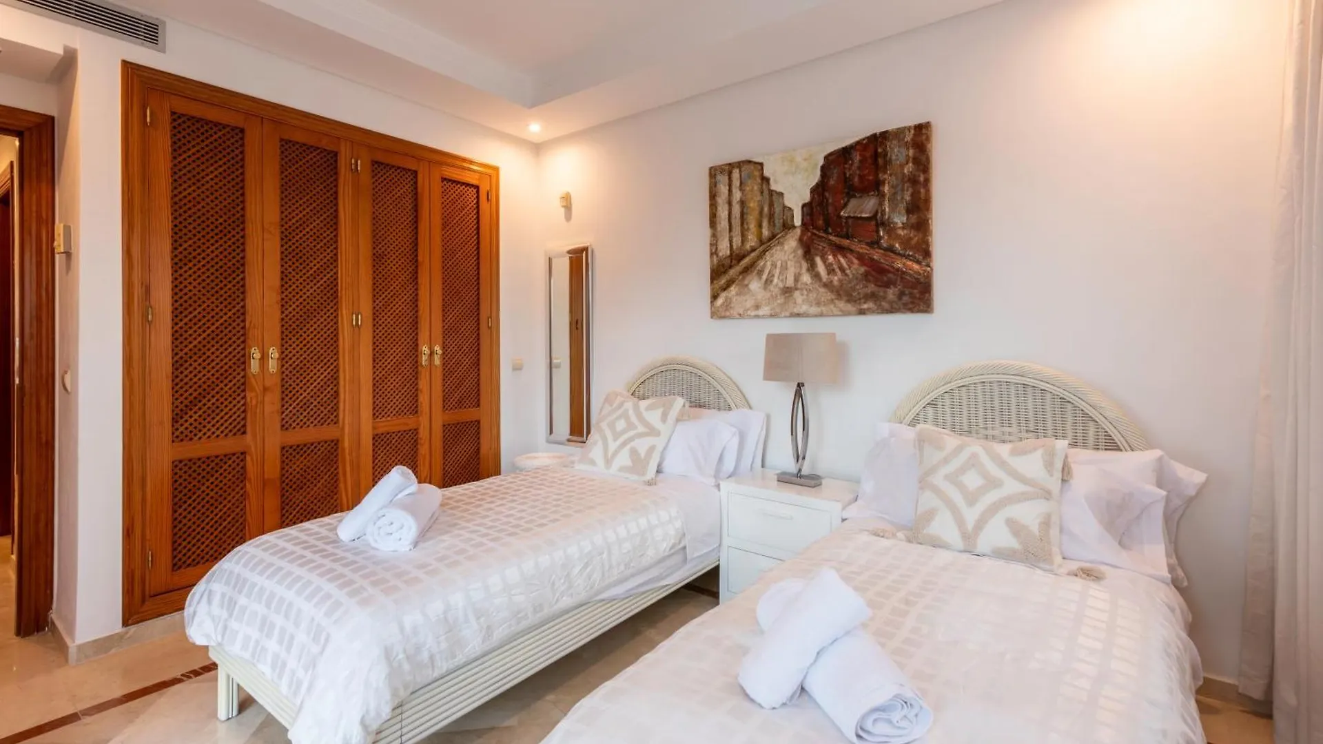 Afrodite Apartment - Frontline Beach Estepona 0*,  Spanien