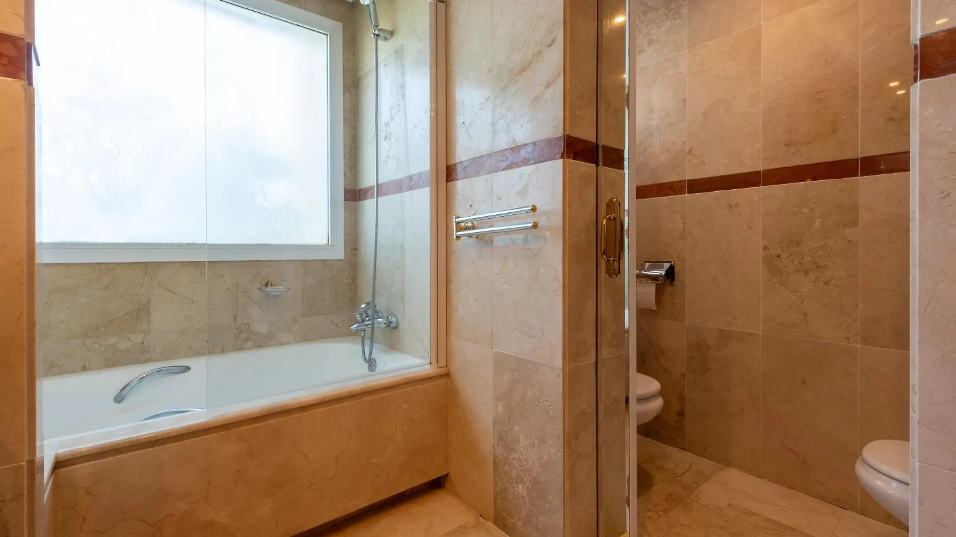 Afrodite Apartment - Frontline Beach Estepona Spanien