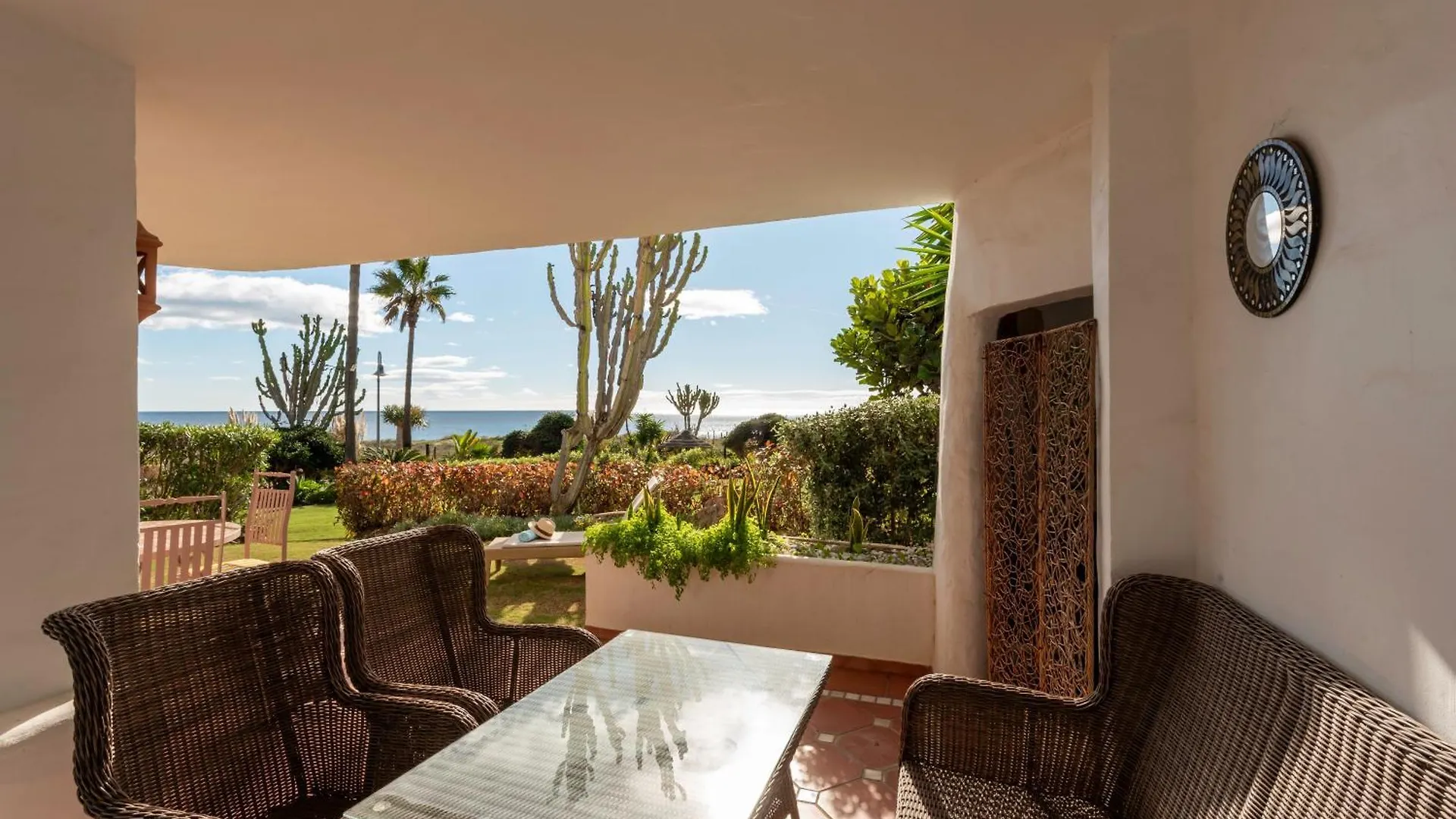 Afrodite Apartment - Frontline Beach Estepona Spanien